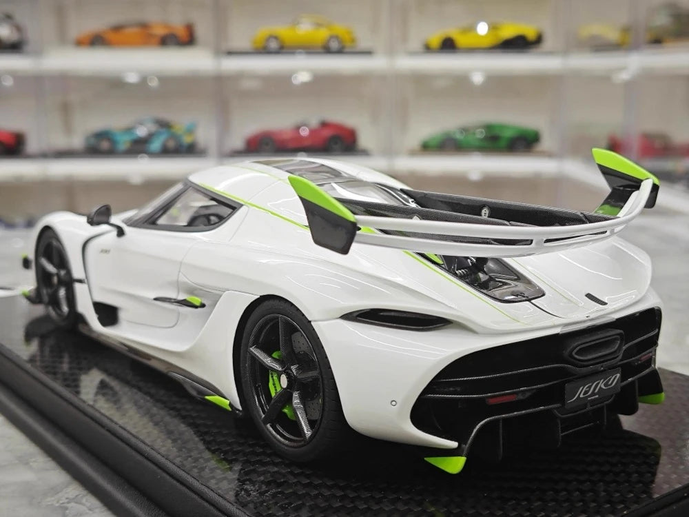 [FrontiArt] 1:18 Koenigsegg 2020 Jesko Attack Glossy bianco & verde modellino di auto resina