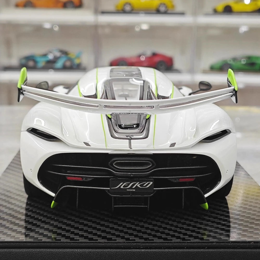 [FrontiArt] 1:18 Koenigsegg 2020 Jesko Attack Glossy White & Green Model Car Resin