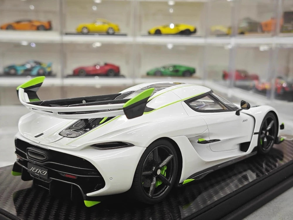 [FrontiArt] 1:18 Koenigsegg 2020 Jesko Attack Glossy White & Green Model Car Resin