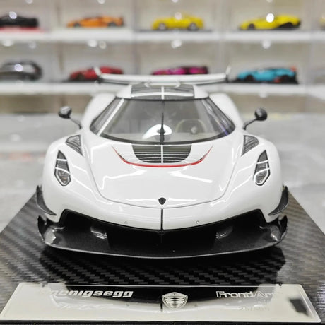 [FrontiArt] 1:18 Koenigsegg 2020 Jesko Attack Glossy White & Red Model Car Resin