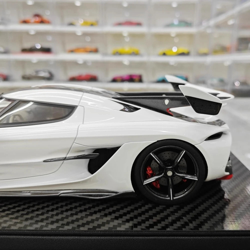 [FrontiArt] 1:18 Koenigsegg 2020 Jesko Attack Glossy White & Red Model Car Resin