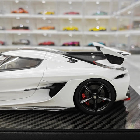 [FrontiArt] 1:18 Koenigsegg 2020 Jesko Attack Glossy White & Red Model Car Resin