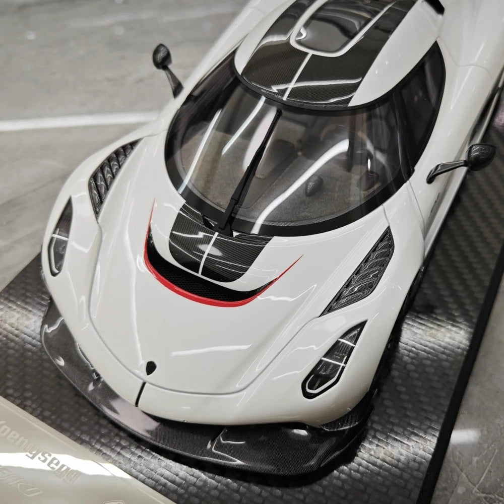 [FrontiArt] 1:18 Koenigsegg 2020 Jesko Attack Glossy White & Red Model Car Resin