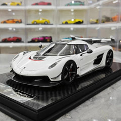 [FrontiArt] 1:18 Koenigsegg 2020 Jesko Attack Glossy White & Red Model Car Resin