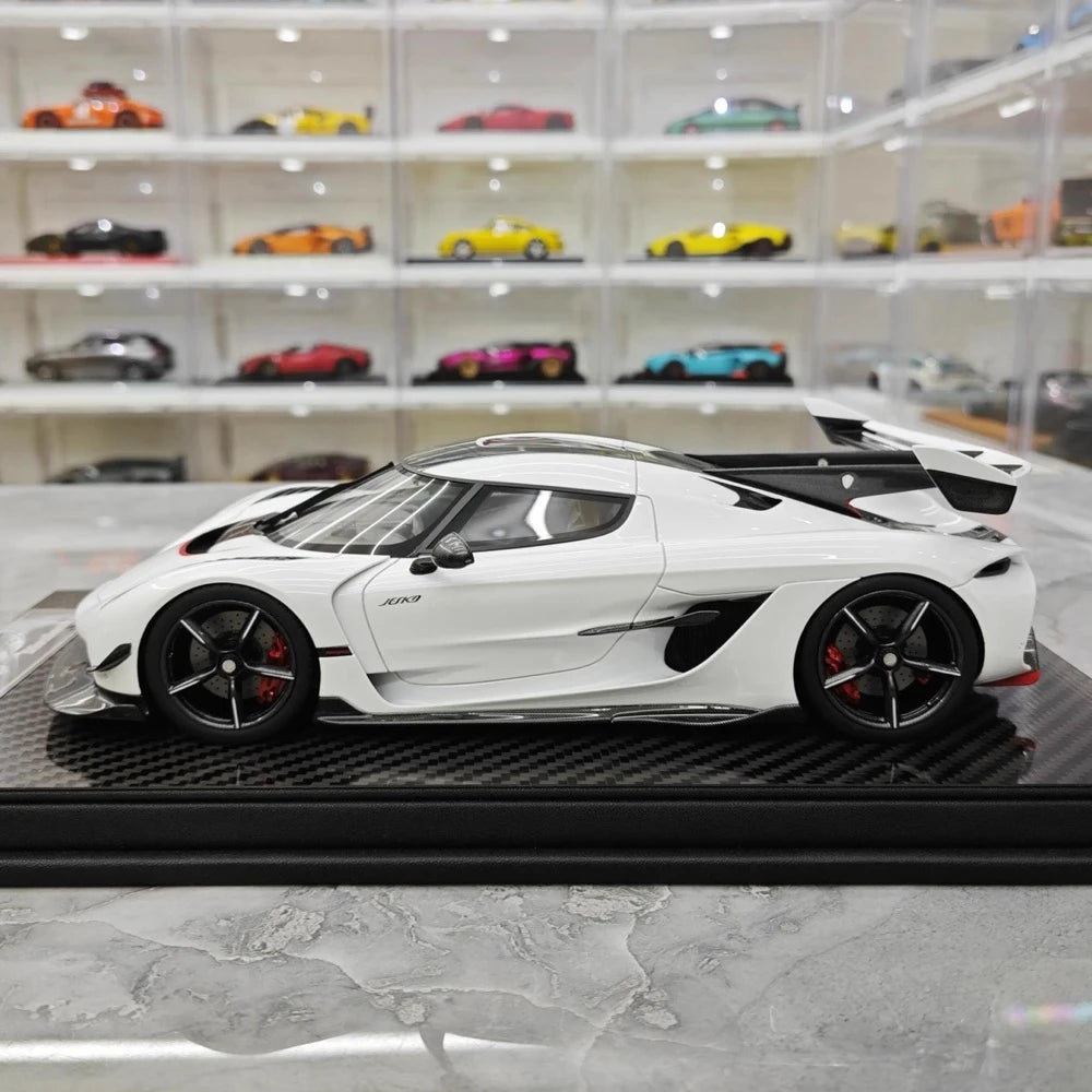 [FrontiArt] 1:18 Koenigsegg 2020 Jesko Attack Glossy White & Red Model Car Resin