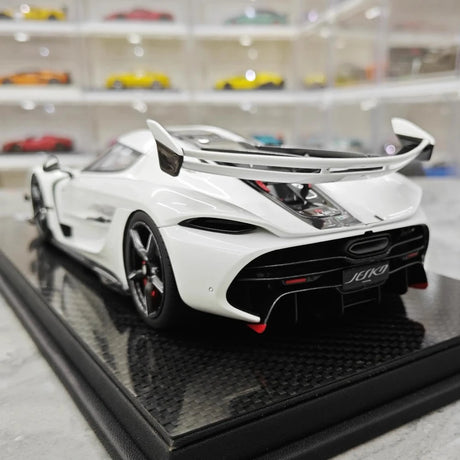 [FrontiArt] 1:18 Koenigsegg 2020 Jesko Attack Glossy White & Red Model Car Resin