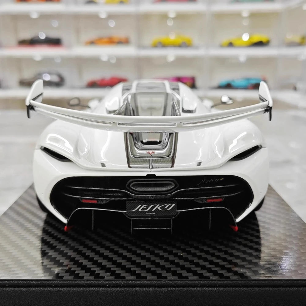 [FrontiArt] 1:18 Koenigsegg 2020 Jesko Attack Glossy White & Red Model Car Resin