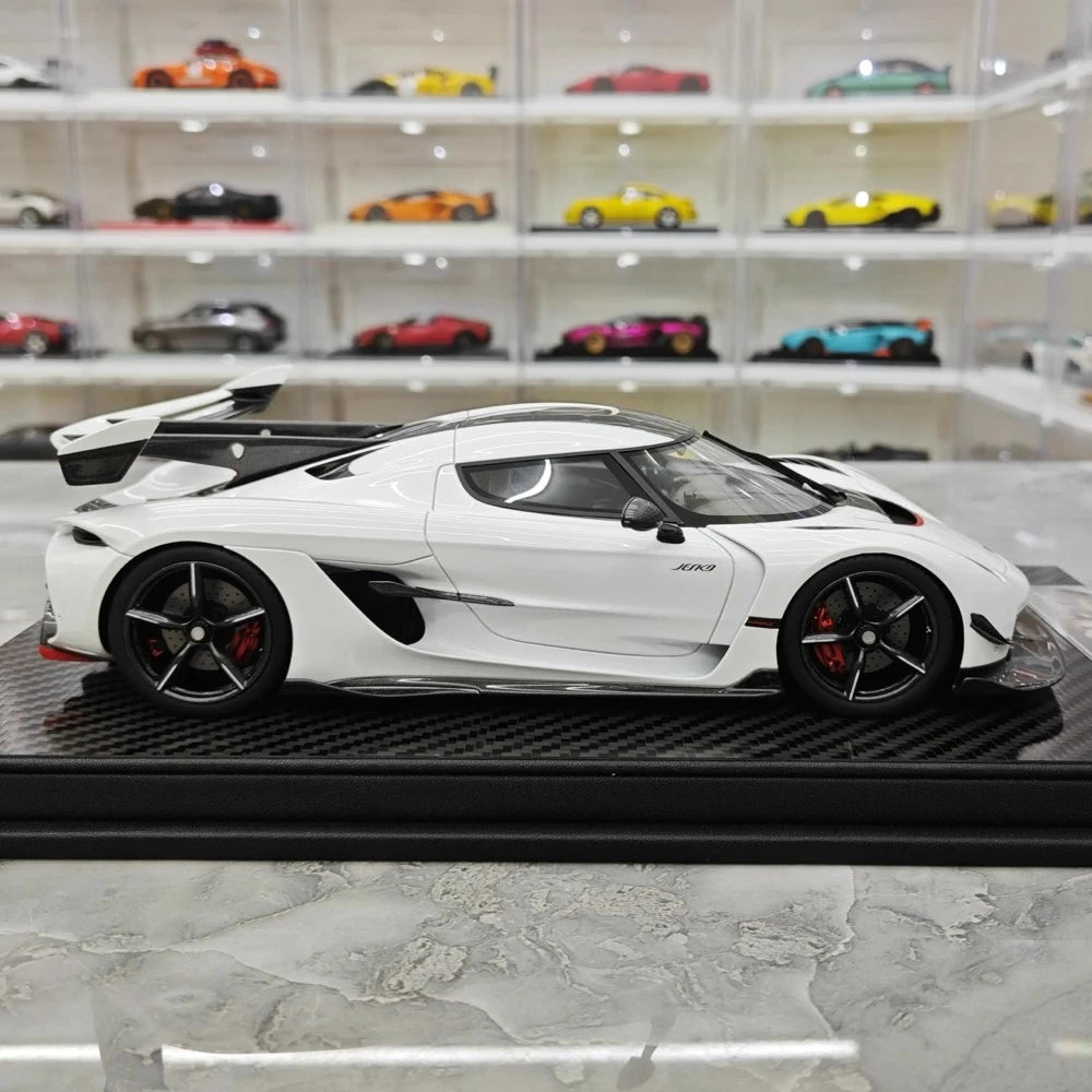 [FrontiArt] 1:18 Koenigsegg 2020 Jesko Attack Glossy White & Red Model Car Resin