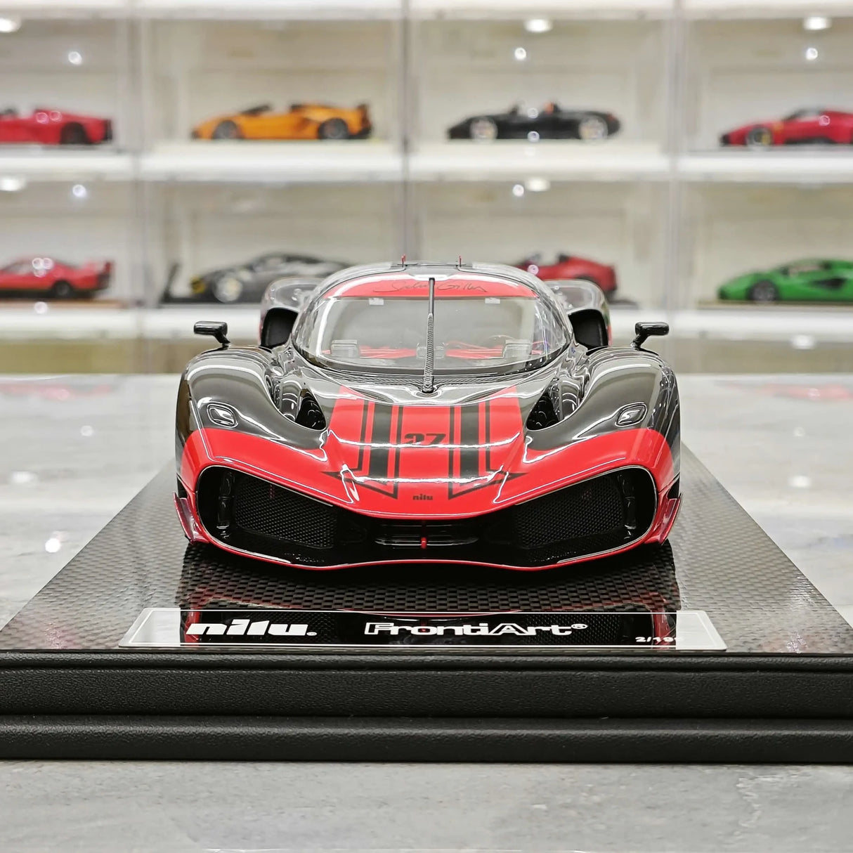 Nilu27 2024 NILU Black Red 1:18 resin model car by FrontiArt - view 1