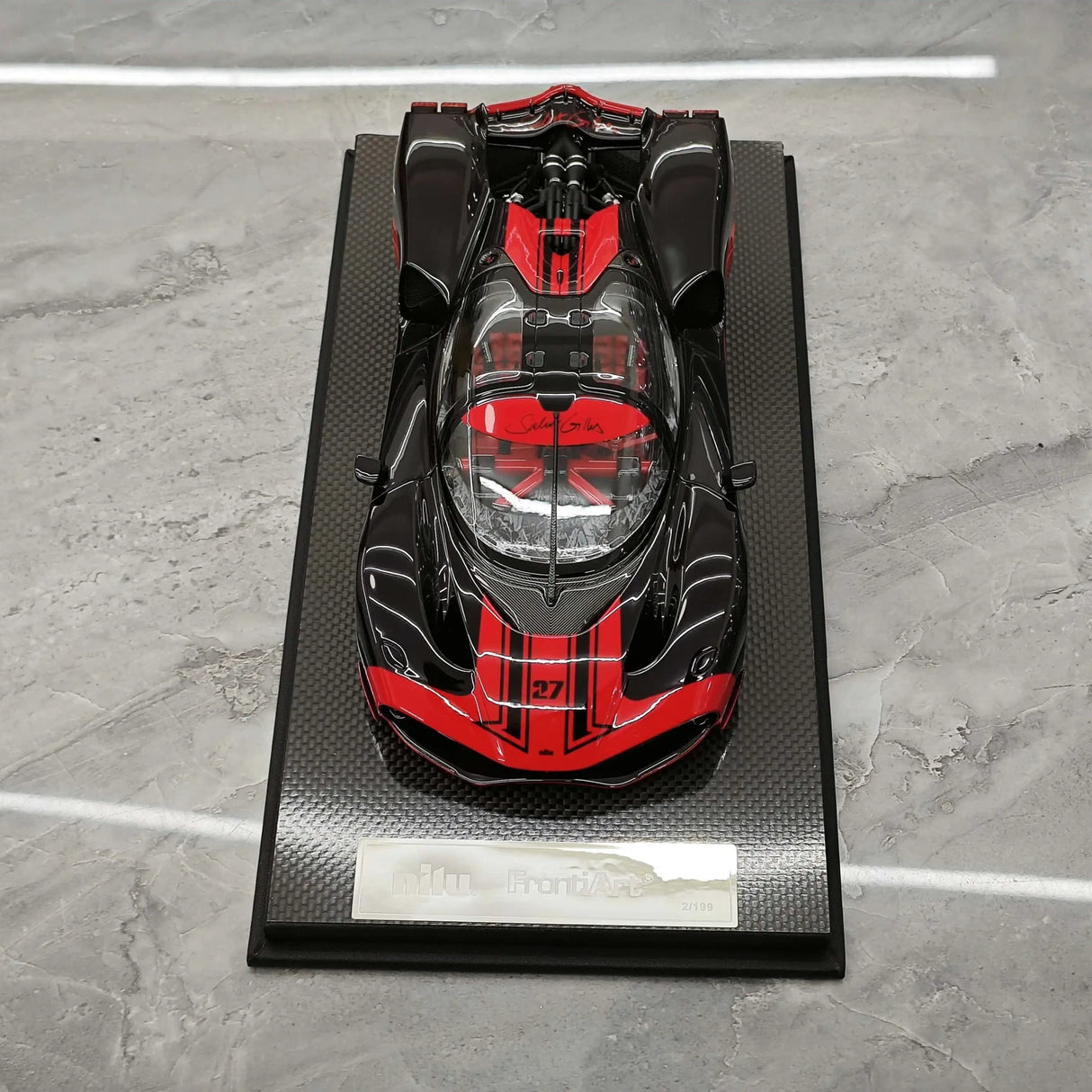 Nilu27 2024 NILU Black Red 1:18 resin model car by FrontiArt - view 2