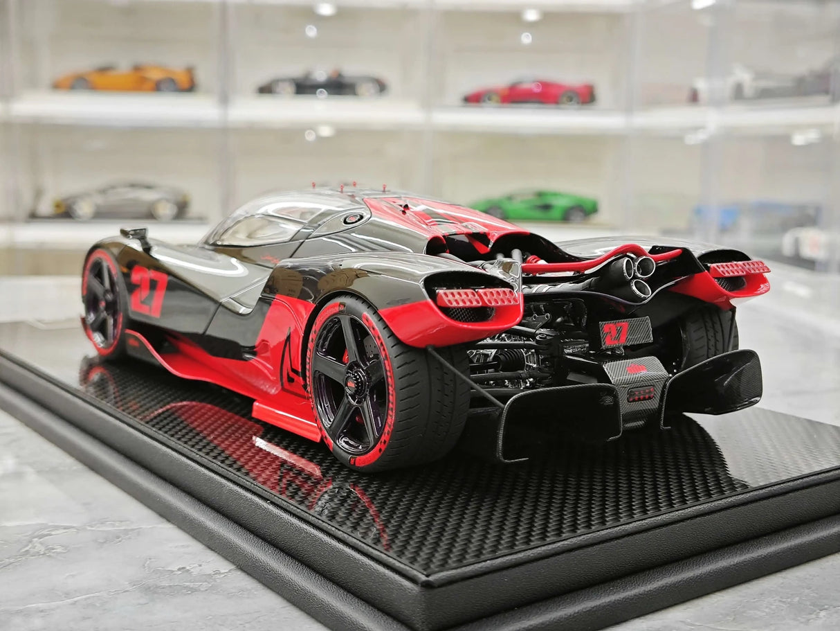 Nilu27 2024 NILU Black Red 1:18 resin model car by FrontiArt - view 6