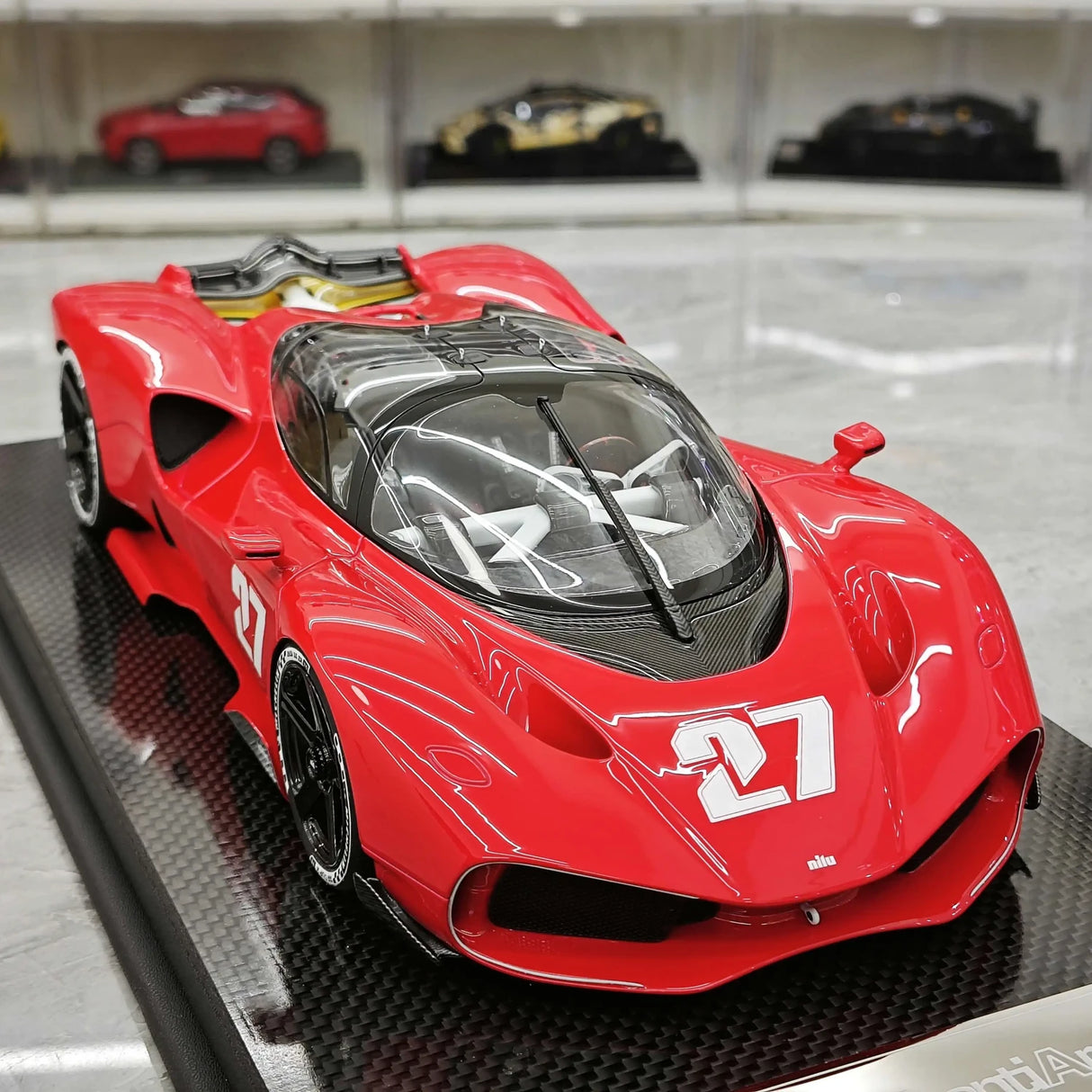 Nilu27 2024 NILU Red 1:18 resin model car by FrontiArt - view 10