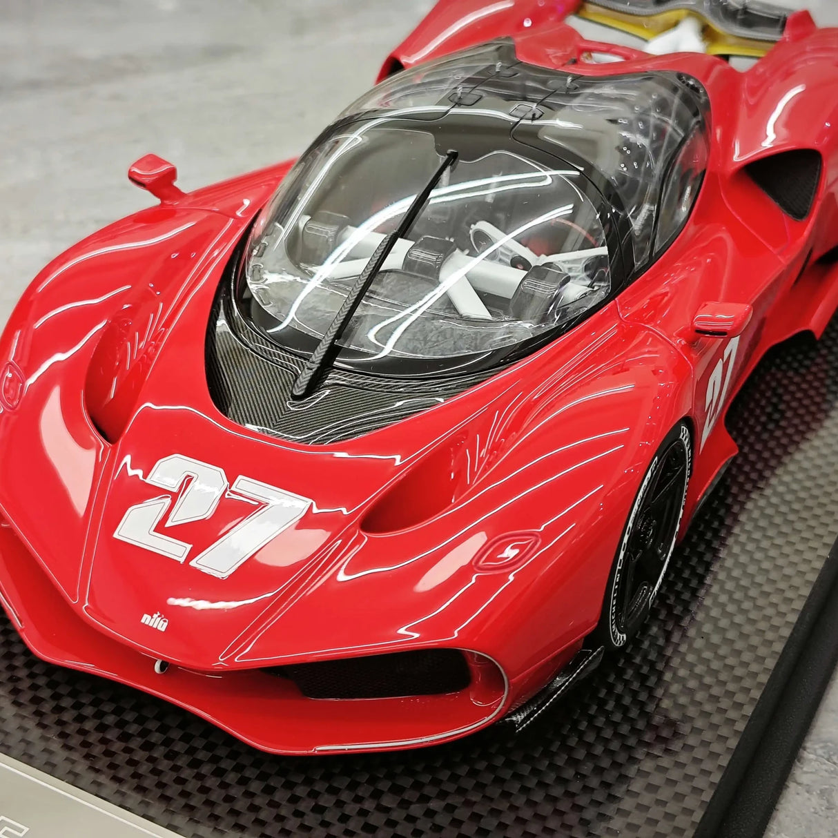 Nilu27 2024 NILU Red 1:18 resin model car by FrontiArt - view 11