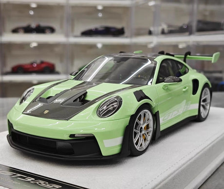 [FuelMe] 1:18 Porsche 2023 911 GT3 RS Green Model Car Resin