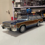 [Greenlight] 1:18 Ford 1979 LTD Country Squire Wagon Blue Model Car Die-Cast