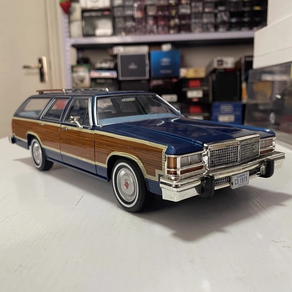 [Greenlight] 1:18 Ford 1979 LTD Country Squire Wagon blu modellino di auto Die-Cast