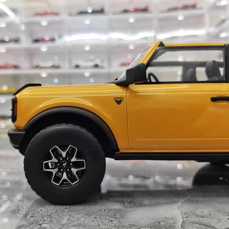 [GT Spirit] 1:18 Ford 2021 Bronco Yellow Model Car Resin