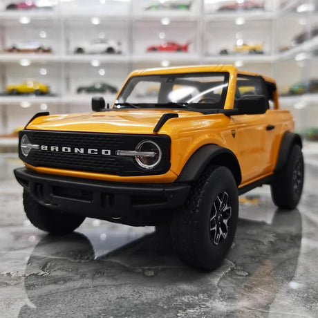[GT Spirit] 1:18 Ford 2021 Bronco Yellow Model Car Resin
