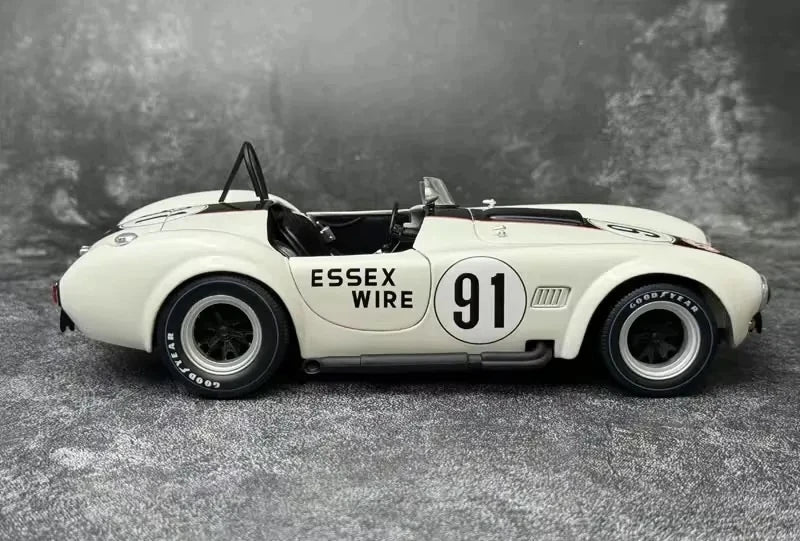 [Kyosho] 1:18 Ford Shelby 1965 Cobra 427 S/C White Model Car Die-Cast