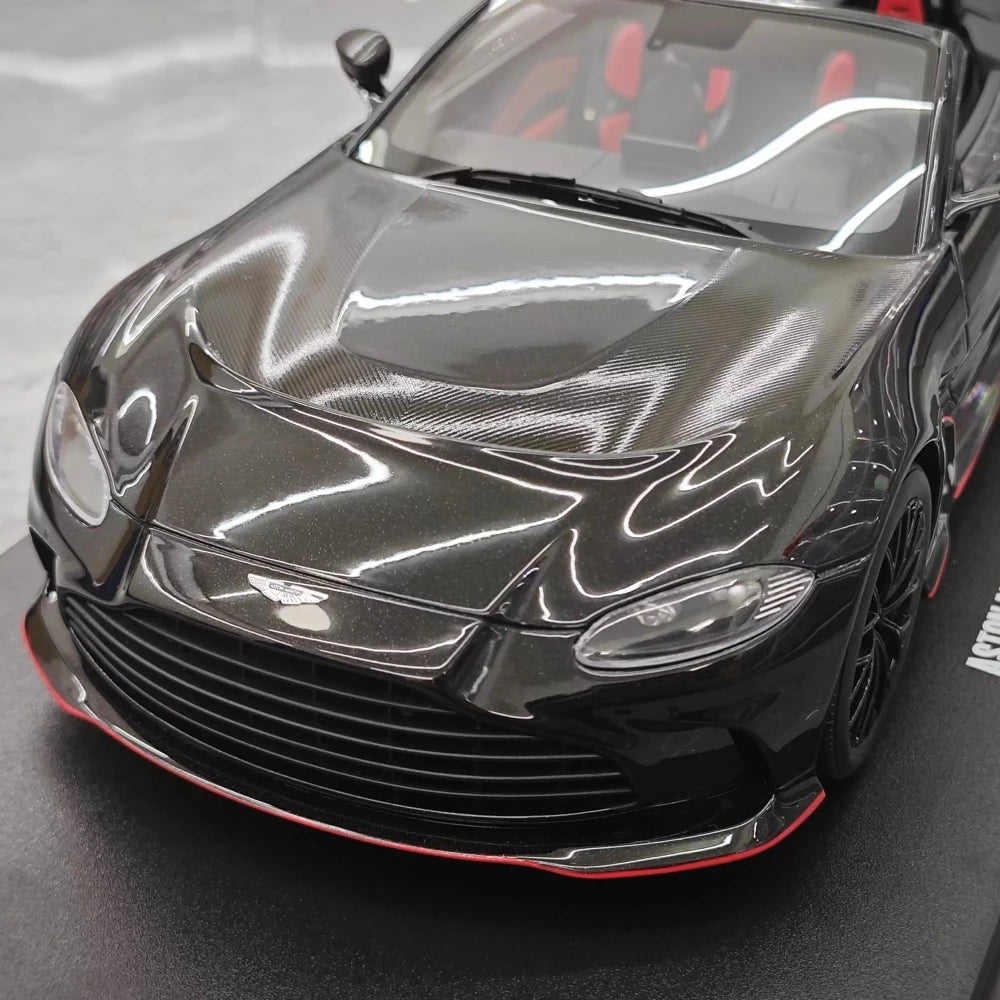 [GT Spirit] 1:18 Aston Martin 2021 V12 Vantage Roadster Black Model Car Resin