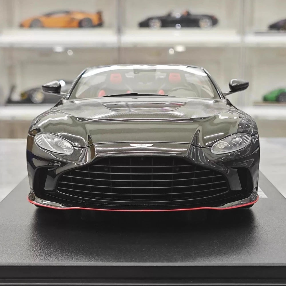 [GT Spirit] 1:18 Aston Martin 2021 V12 Vantage Roadster Black Model Car Resin
