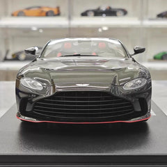 [GT Spirit] 1:18 Aston Martin 2021 V12 Vantage Roadster Black Model Car Resin