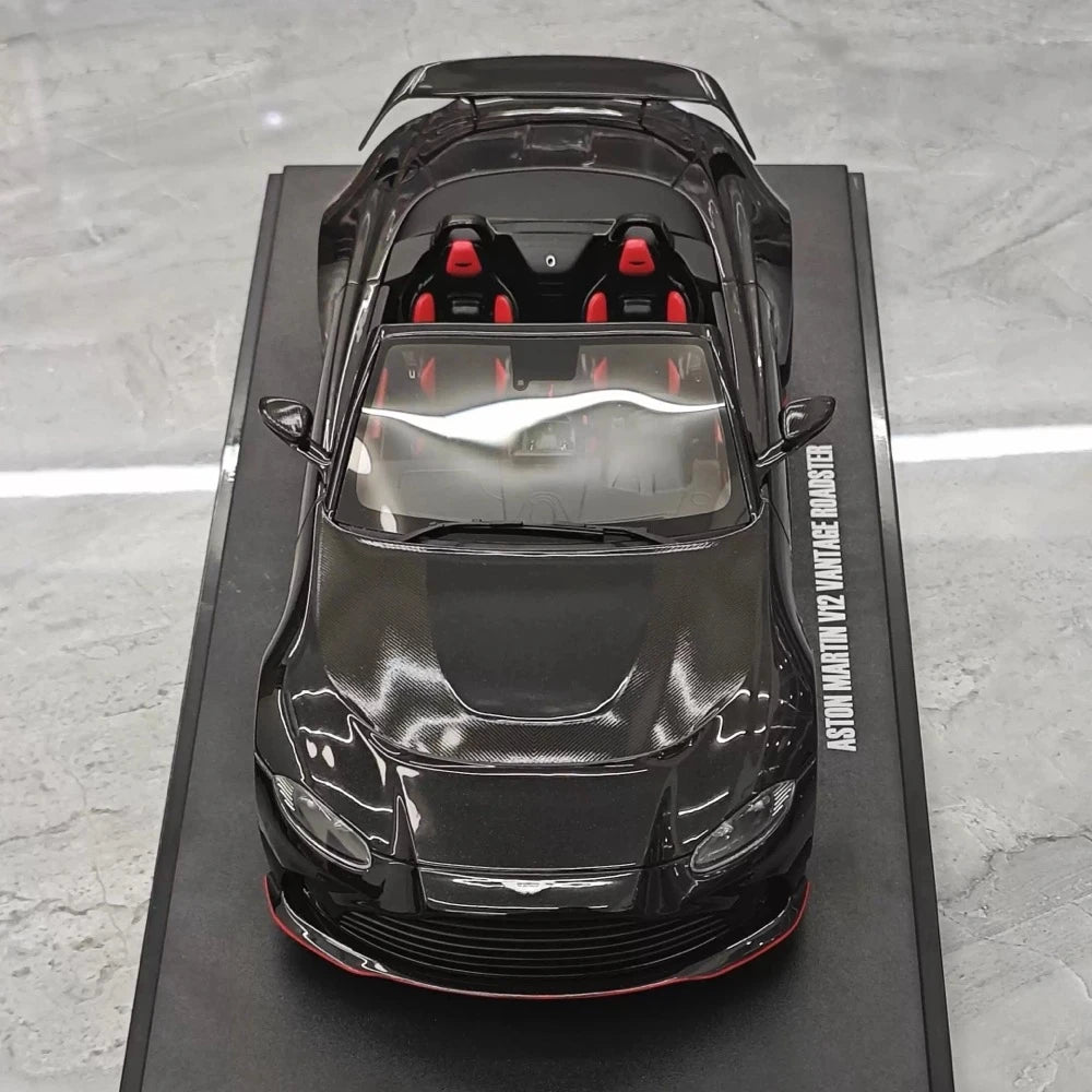 [GT Spirit] 1:18 Aston Martin 2021 V12 Vantage Roadster Black Model Car Resin
