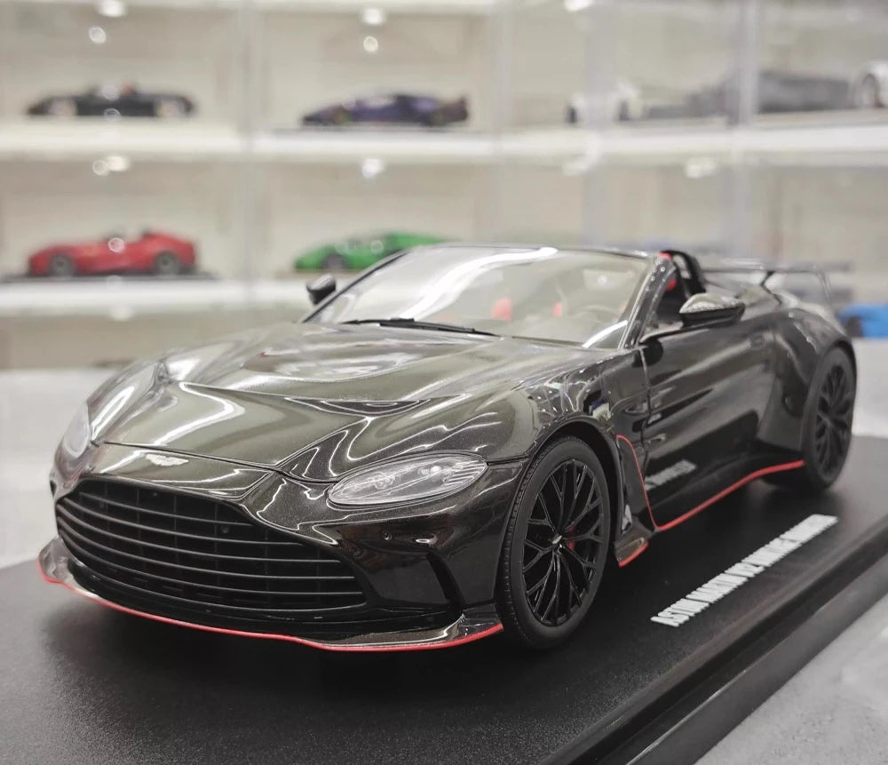 [GT Spirit] 1:18 Aston Martin 2021 V12 Vantage Roadster Black Model Car Resin