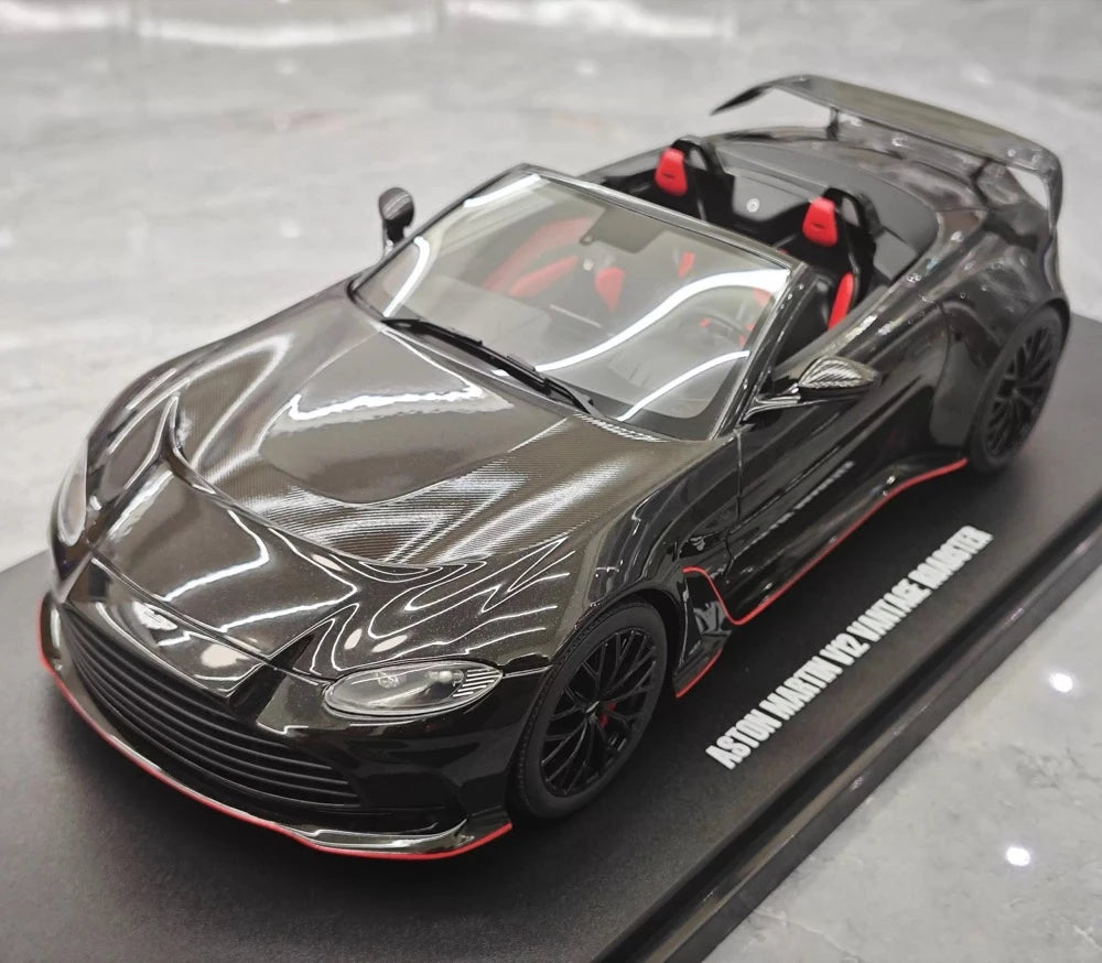 [GT Spirit] 1:18 Aston Martin 2021 V12 Vantage Roadster Black Model Car Resin