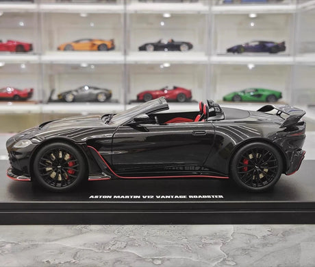 [GT Spirit] 1:18 Aston Martin 2021 V12 Vantage Roadster Black Model Car Resin