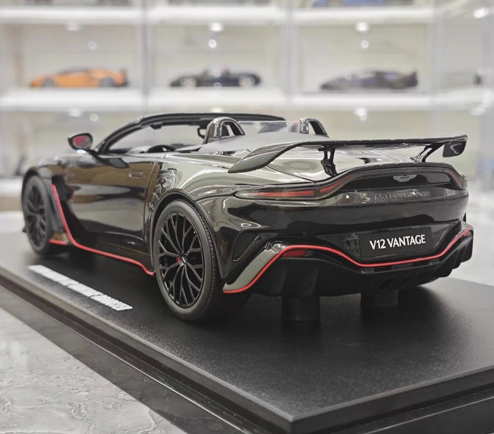 [GT Spirit] 1:18 Aston Martin 2021 V12 Vantage Roadster Black Model Car Resin