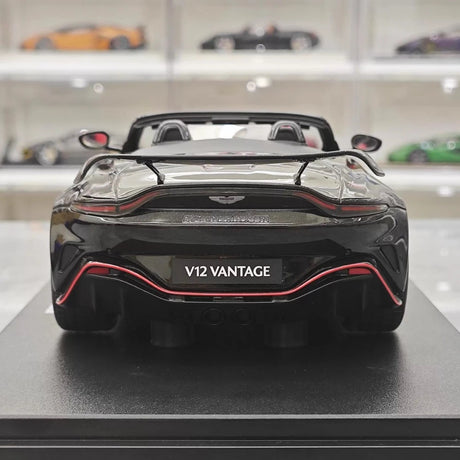 [GT Spirit] 1:18 Aston Martin 2021 V12 Vantage Roadster Black Model Car Resin