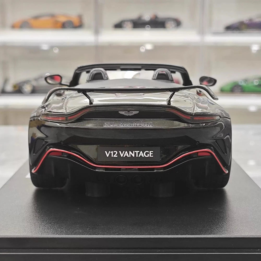 [GT Spirit] 1:18 Aston Martin 2021 V12 Vantage Roadster Black Model Car Resin