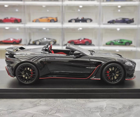 [GT Spirit] 1:18 Aston Martin 2021 V12 Vantage Roadster Black Model Car Resin
