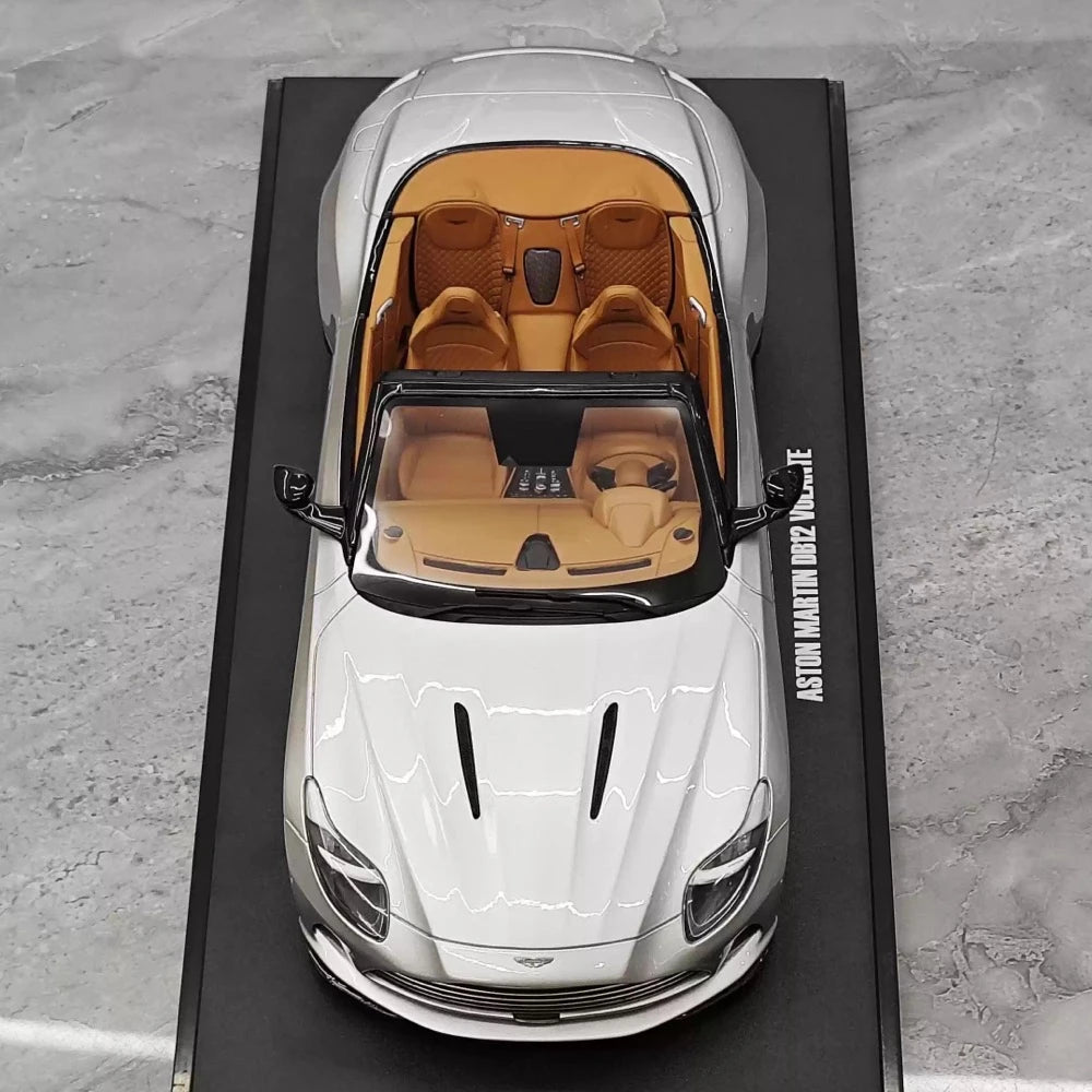 [GT Spirit] 1:18 Aston Martin 2023 DB12 Volante Silver Model Car Resin