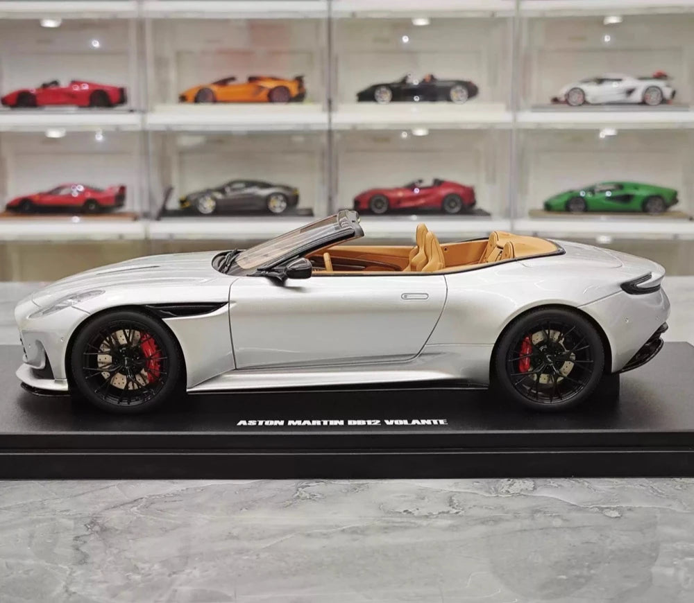 [GT Spirit] 1:18 Aston Martin 2023 DB12 Volante Silver Model Car Resin