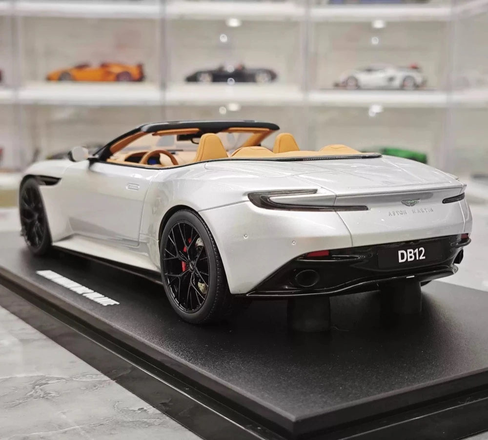 [GT Spirit] 1:18 Aston Martin 2023 DB12 Volante Silver Model Car Resin