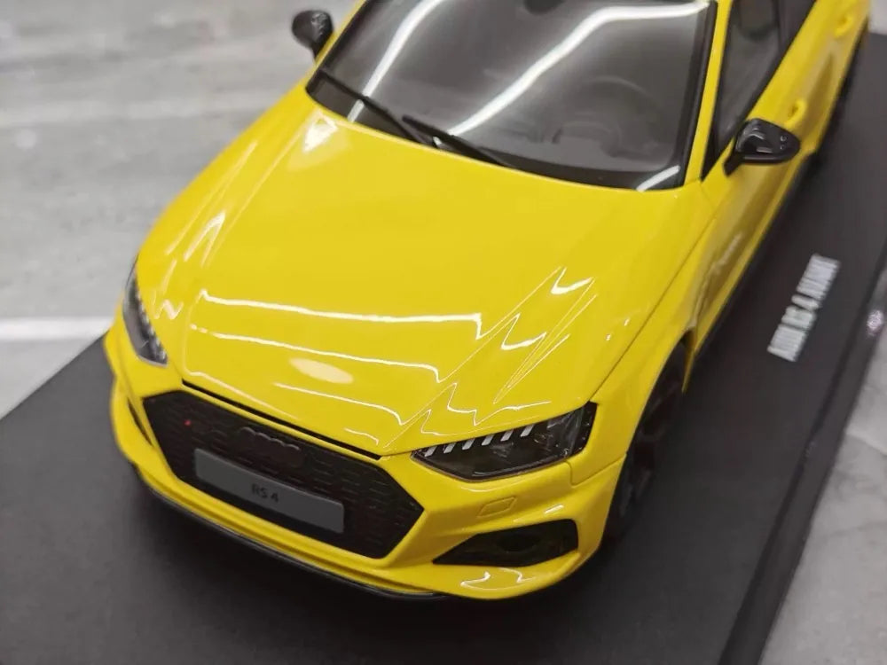 [GT Spirit] 1:18 Audi 2024 RS4 Avant 25th Anniversary Edition Yellow Model Car Resin