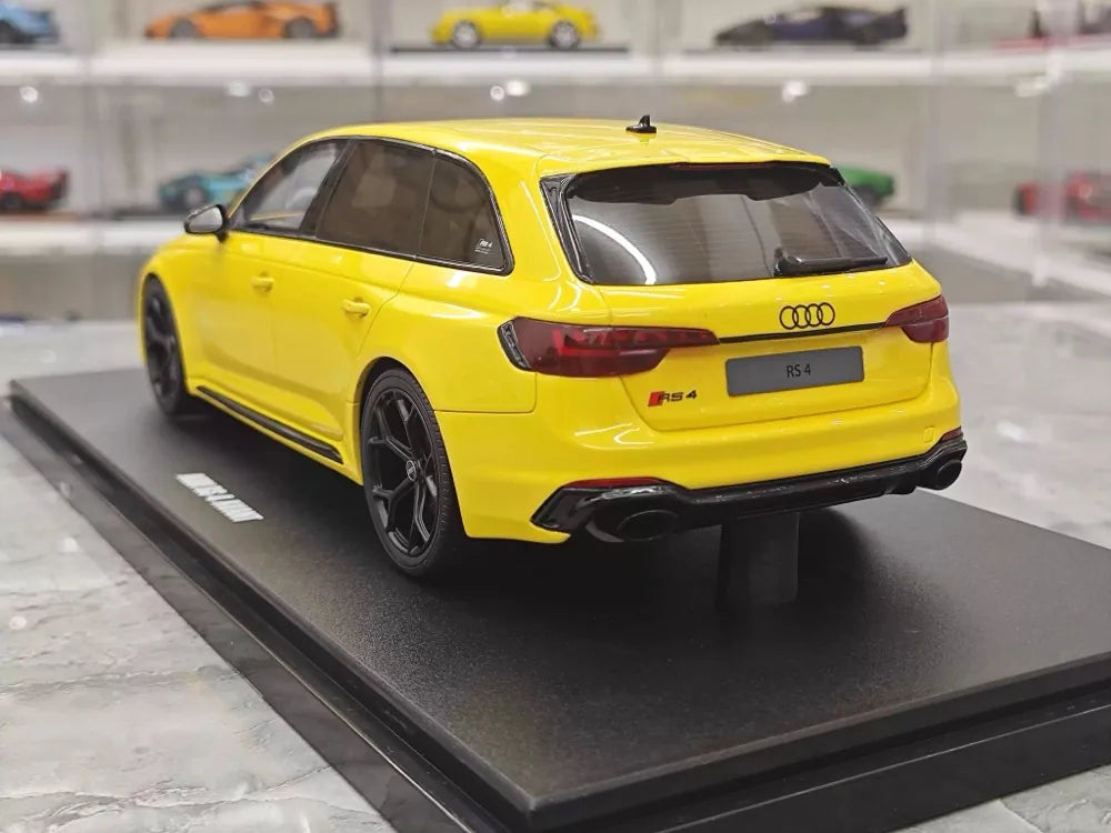[GT Spirit] 1:18 Audi 2024 RS4 Avant 25th Anniversary Edition Yellow Model Car Resin