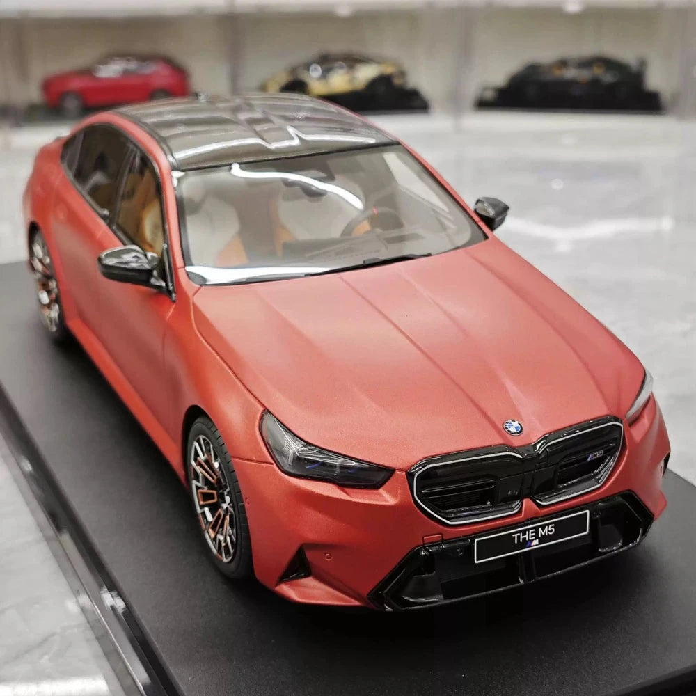 [GT Spirit] 1:18 BMW 2025 G90 M5 Red Model Car Resin
