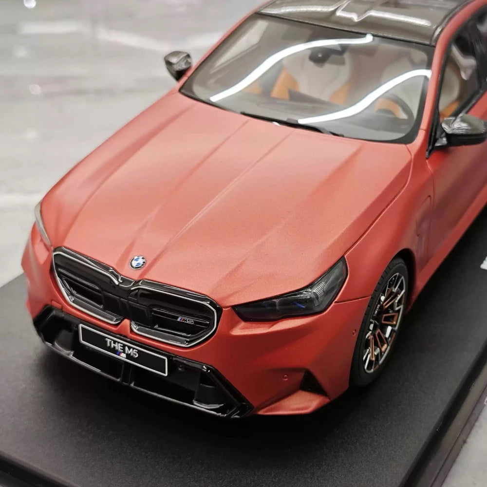 [GT Spirit] 1:18 BMW 2025 G90 M5 Red Model Car Resin
