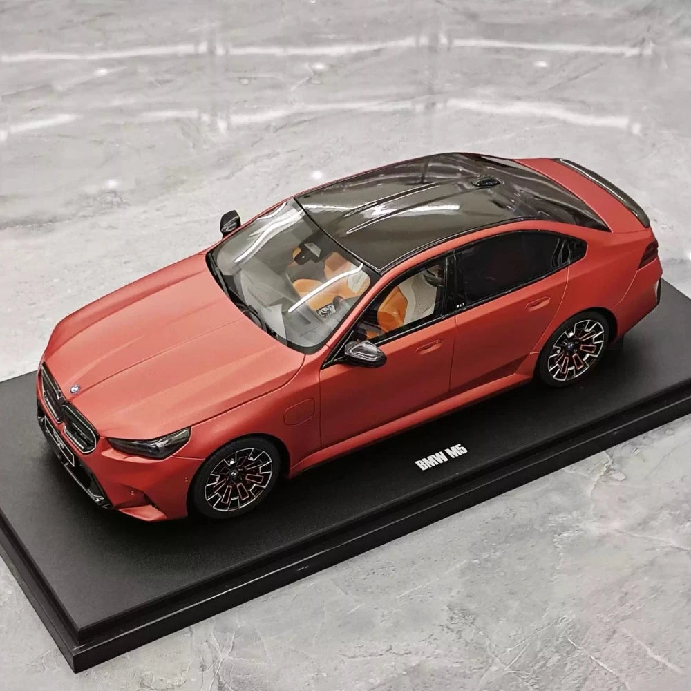 [GT Spirit] 1:18 BMW 2025 G90 M5 Red Model Car Resin