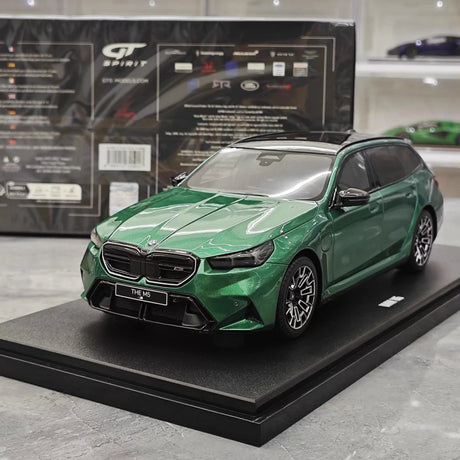 [GT Spirit] 1:18 BMW 2025 M5 Touring Isle Green Model Car Resin
