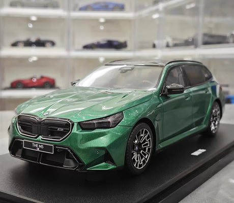 [GT Spirit] 1:18 BMW 2025 M5 Touring Isle Green Model Car Resin
