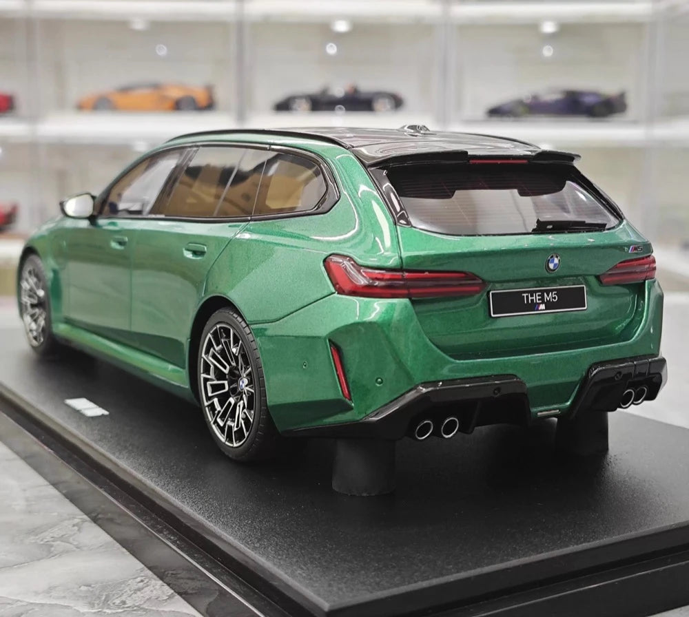 [GT Spirit] 1:18 BMW 2025 M5 Touring Isle Green Model Car Resin