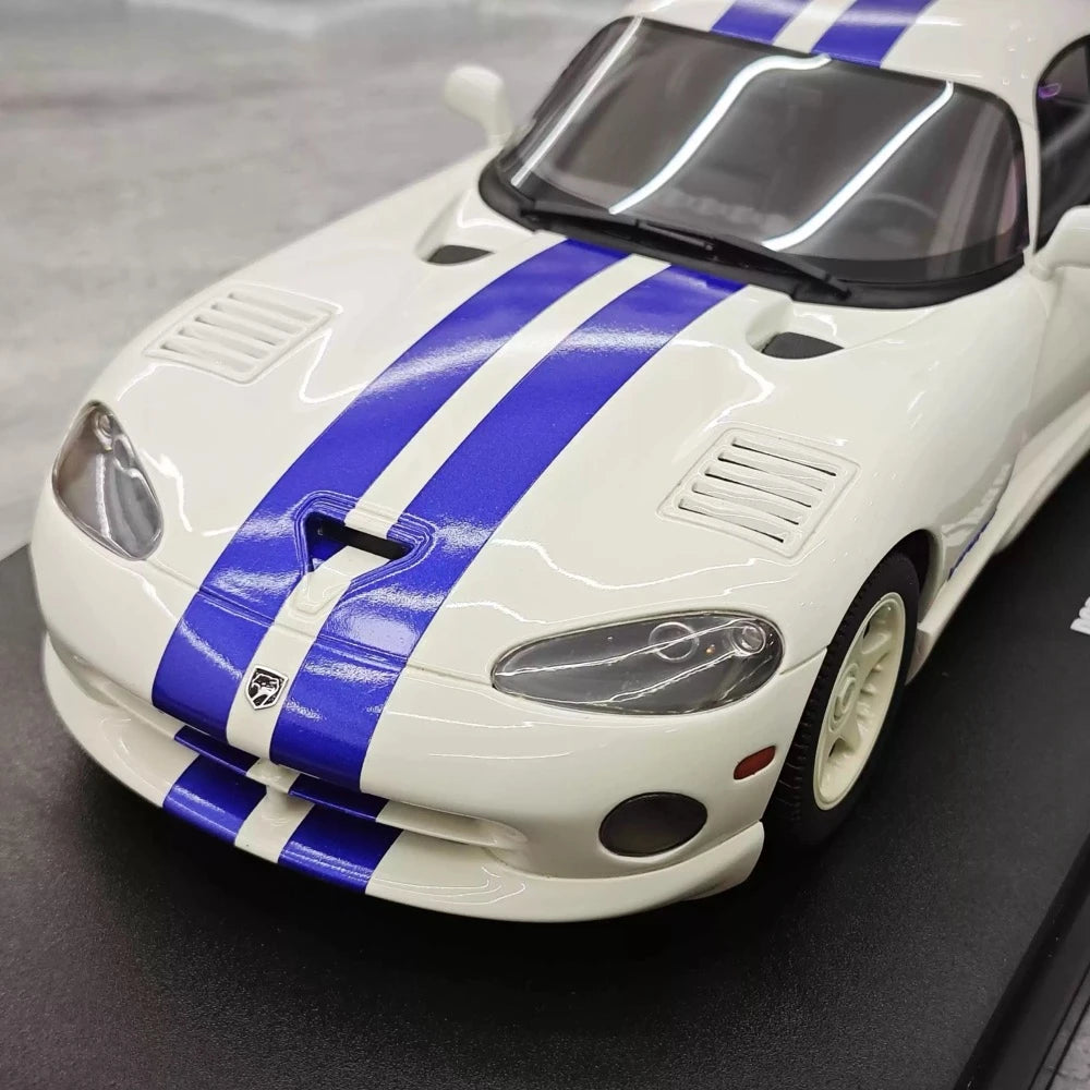 [GT Spirit] 1:18 Dodge 1996 Viper GTS White Model Car Resin