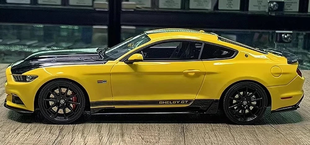 [GT Spirit] 1:18 Ford 2016 Mustang Shelby GT350R geel modelauto Hars
