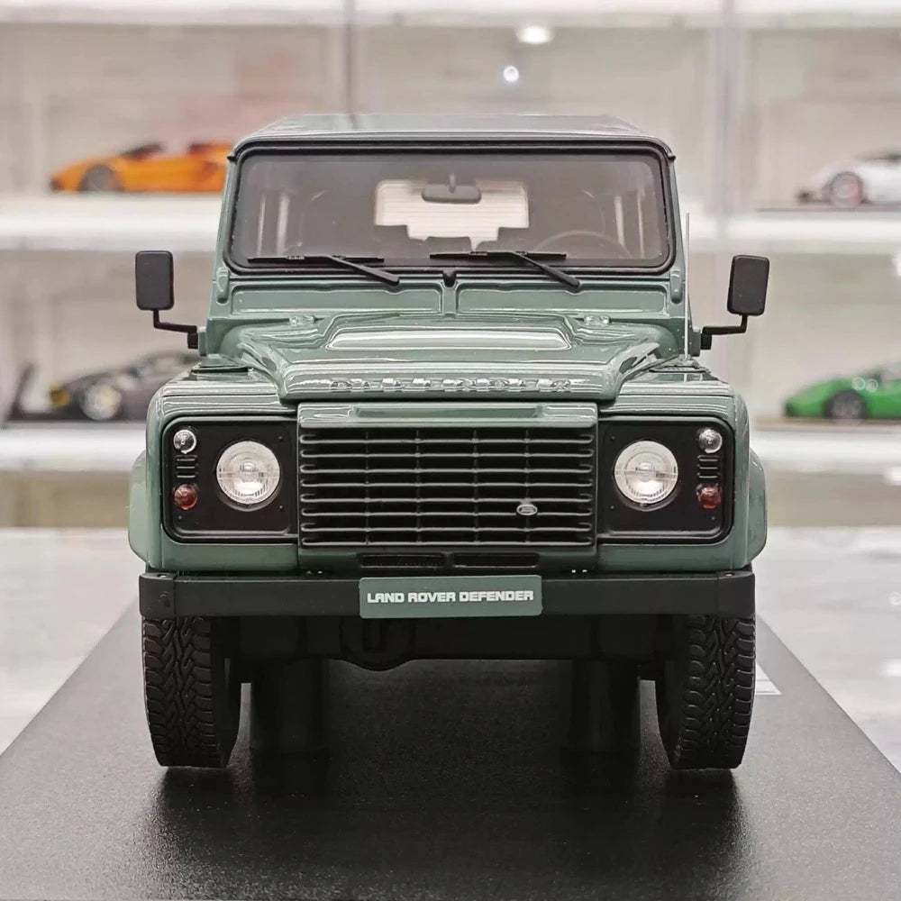 [GT Spirit] 1:18 Land Rover 2016 Defender 110 Green Model Car Resin