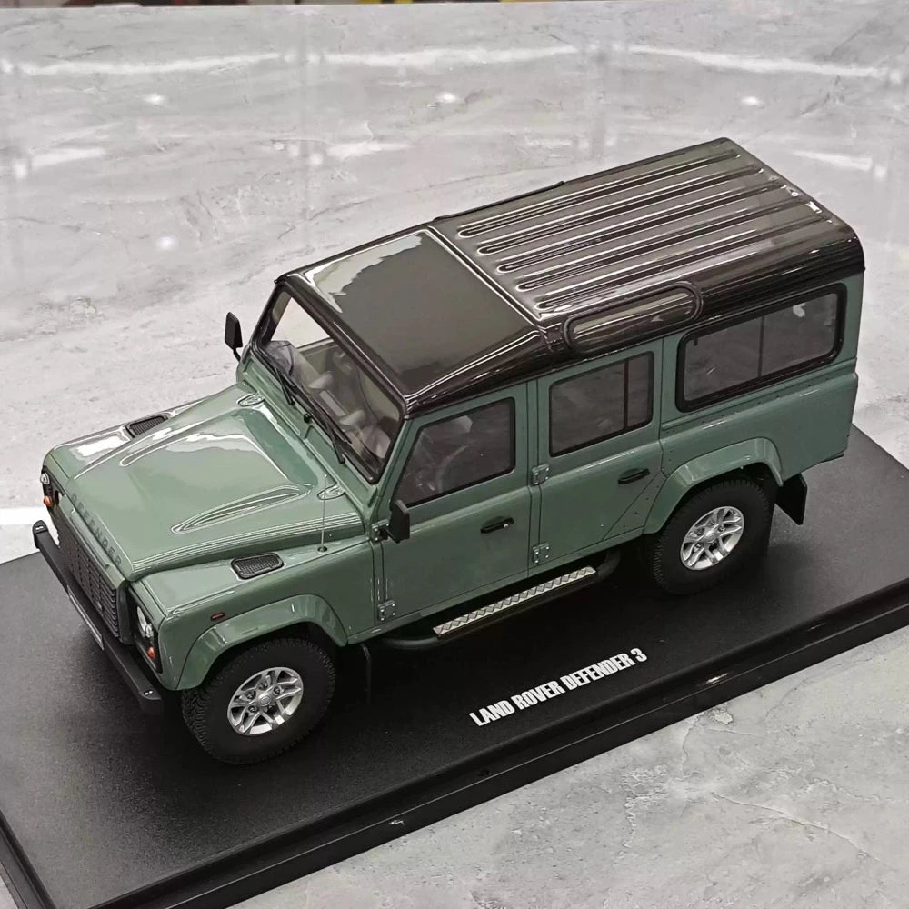 [GT Spirit] 1:18 Land Rover 2016 Defender 110 Green Model Car Resin