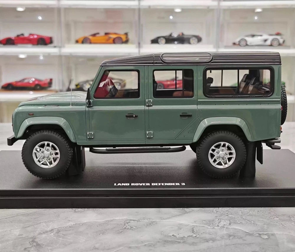 [GT Spirit] 1:18 Land Rover 2016 Defender 110 Green Model Car Resin
